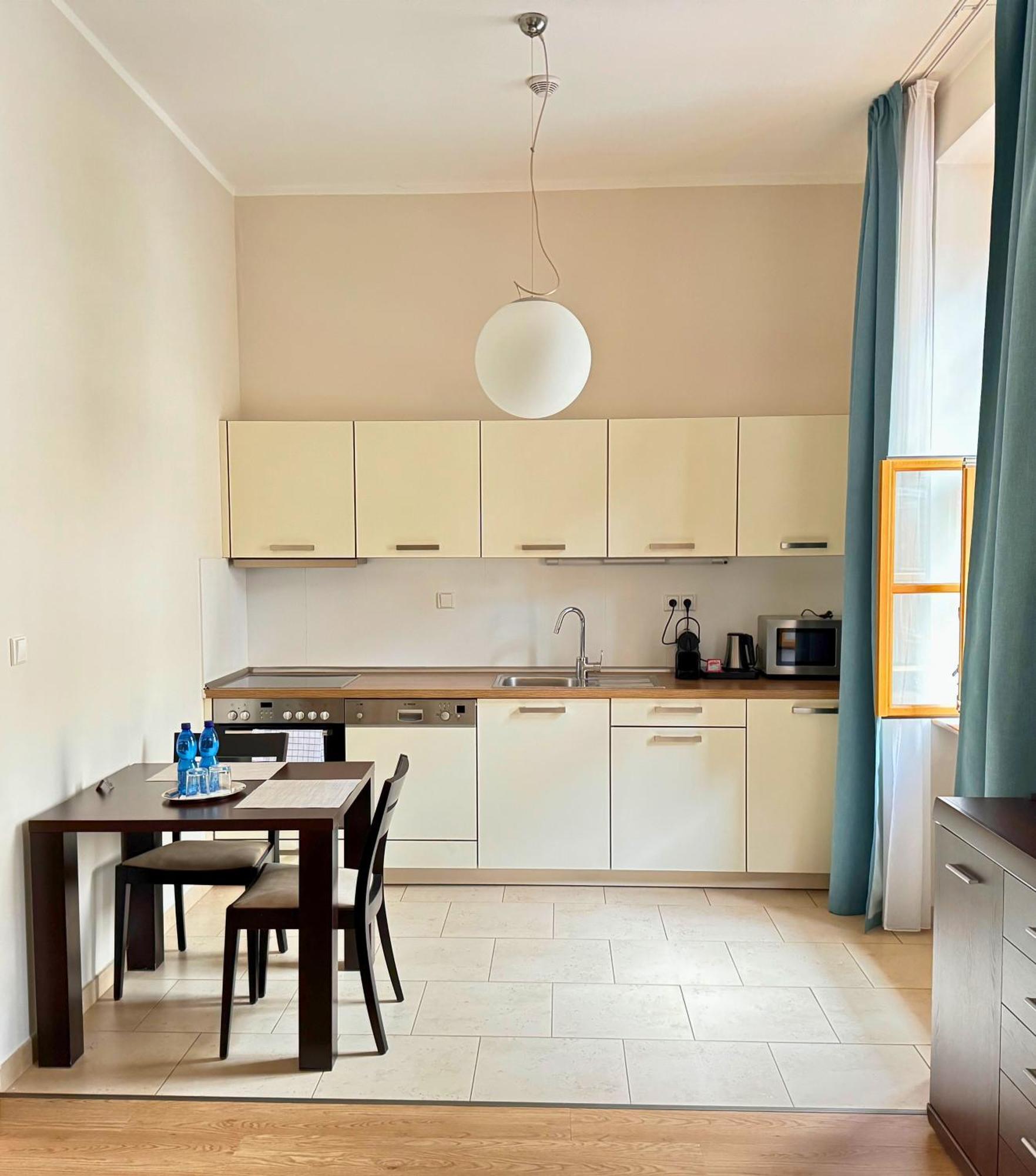 Rezidence Ostrovni Apart otel Prag Oda fotoğraf